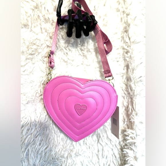 🩷🩷NWT-  Betsey Johnson, Luv Betsey, Quilted Heart-Shaped Crossbody Bag🩷🩷 - Picture 9 of 11